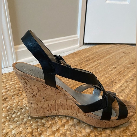 Guess Women’s Black Leather Strappy Cork Wedge Sandals Size 8.5 - Picture 7 of 11